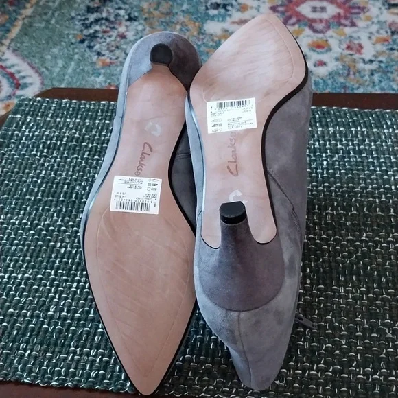 NWOT Clarks Collection Women's Gray Suede Ankle Boots size 9W - Picture 4 of 6